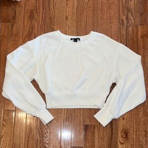 Forever 21 Cropped White Crewneck Sweater Top Women’s Size Small
